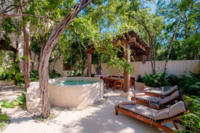 T2PG Chic Apt w Huge Outdoor Area and Plunge La Veleta